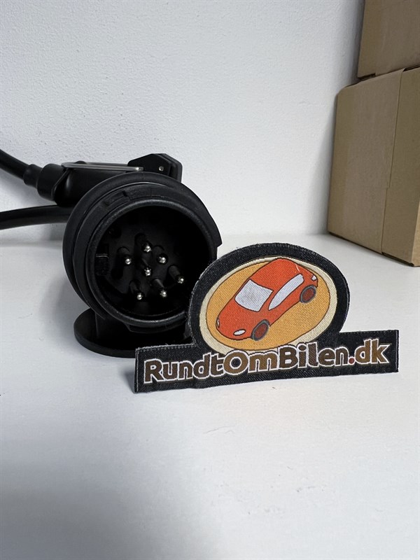 Adaptor fra 13 polet bil til 7 polet trailer - Med kabel